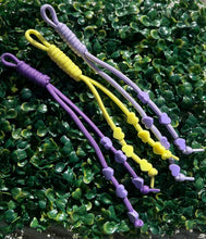 Carregar imagem no visualizador da galeria, Small Heart Paracord Bag Charm